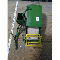 1940'S JOHN DEERE COMBINE PRESSED STEEL
