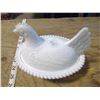 Image 1 : ANTIQUE MILK GLASS HEN ON THE NEST