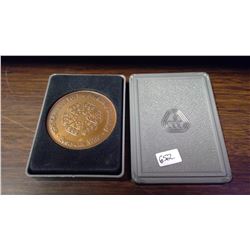 1976 OLYMPIAD FOR THE PHYSICALLY DISABLED MEDAL. (PRECURSOR TO THE PARA-OLYMPICS). HUGE 53MM BRASS M