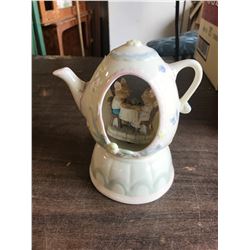 TEAPOT MUSIC BOX (CENTRE TURNS)