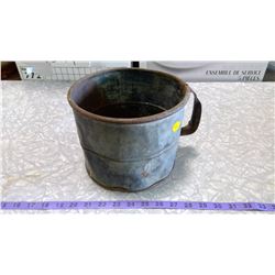 GRAIN DIPPER WITH HANDLE