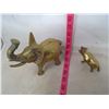 Image 3 : TWO BRASS ELEPHANTS (MOTHER & YOUNGSTER)