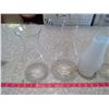Image 3 : LOT OF 5 GLASS LAMP SHADES