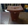 Image 1 : SMALL CAMP STOOL/COOLER