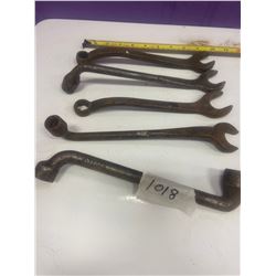 5 VINTAGE TOOLS
