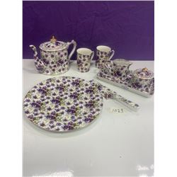 8 PIECE PURPLE PANSY SET - NO CIPS OR CRACKS