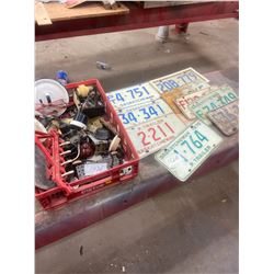 LOT OF COLLECTIBLE 4 TRAILER PLATES, OTHER LICENSE PLATES, TOYS, LIDS, ETC