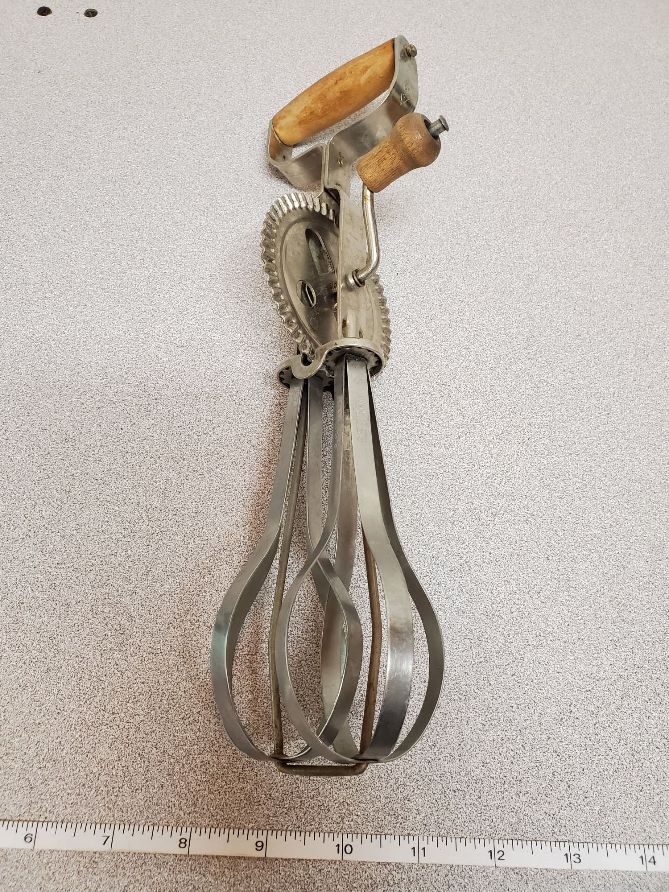 ANTIQUE HAND BEATER - Schmalz Auctions