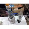 Image 4 : 2 OIL LAMPS