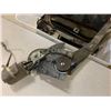 Image 2 : FORD THUNDERBIRD MISCELLANEOUS PARTS  NO RESERVE