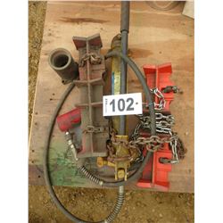 10 TONNE HYDRAULIC HAND PUMP, HOSE, ETC