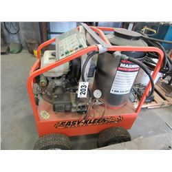 EASY KLEEN MAGNUM PLUS 4000 HOT WATER PRESSURE WASHER (GAS) (WORKING)