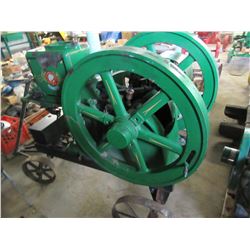TRIUNF TYPE D 6 HP STATIONARY ENGINE ON STEEL WHEEL CART (GREEN)
