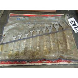 10 PIECE COMBINATION WRENCHES & 18 PIECES STUBBY WRENCHES