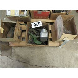 3 BOXES WITH MOTOR, OSCILLATOR, BRAKE PAD, CARBURATOR, STEEL, ETC