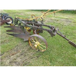 JOHN DEERE 3 BOTTOM PLOW C/W LONG MOLEBOARDS