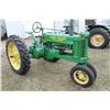 Image 2 : JOHN DEERE B UNSTYLED TRACTOR (RUNNING)