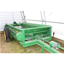 JOHN DEERE SINGLE AXLE MANURE SPREADER
