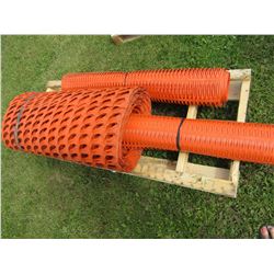 PALLET WITH SNOW FENCE