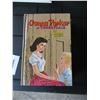 Image 3 : 4 VINTAGE YOUTH BOOKS - CHARLIE BROWN, TRIXIE BELDEN, DONNA PARKER & TOM SAWYER