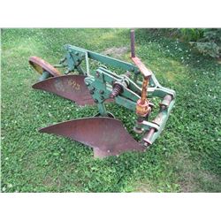 JOHN DEERE 2 BOTTOM PLOW