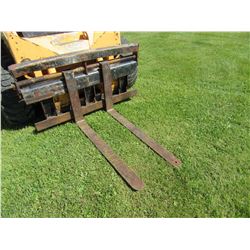 FORK ATTACHMENT (FITS MUSTANG 2070)