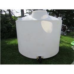 APPROX. 1250 GALLON POLY TANK