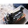 Image 4 : SINGER SEWING MACHINE IN WOOD CARRY CASE