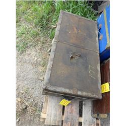 SMALL TRUNK/SUITCASE (DAMAGED TOP)