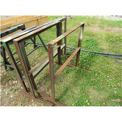 4 STEEL PIPE STANDS