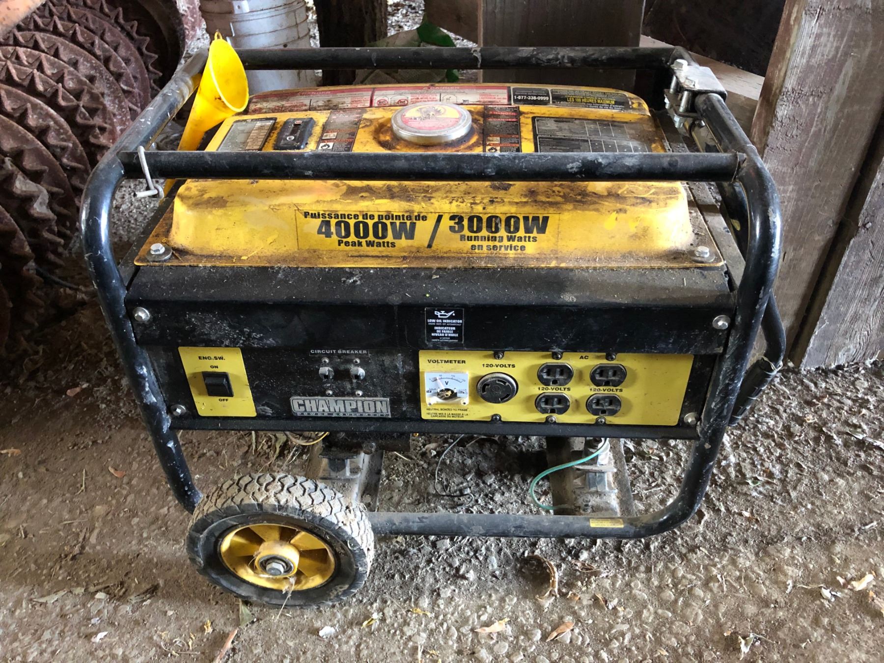 CHAMPION 3000 W GENERATOR