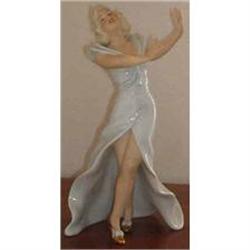 Dancer Figurine. Schaubach-Kunst. #1090488