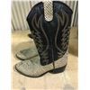 Image 2 : WESTERN COWBOY BOOTS SIZE 5 (ALL MAN MADE)