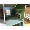 Image 4 : DOLLHOUSE W/ 5 ROOMS + 2 LEVELS