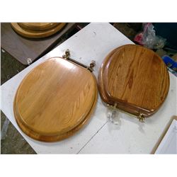 2 OAK TOILET SEATS