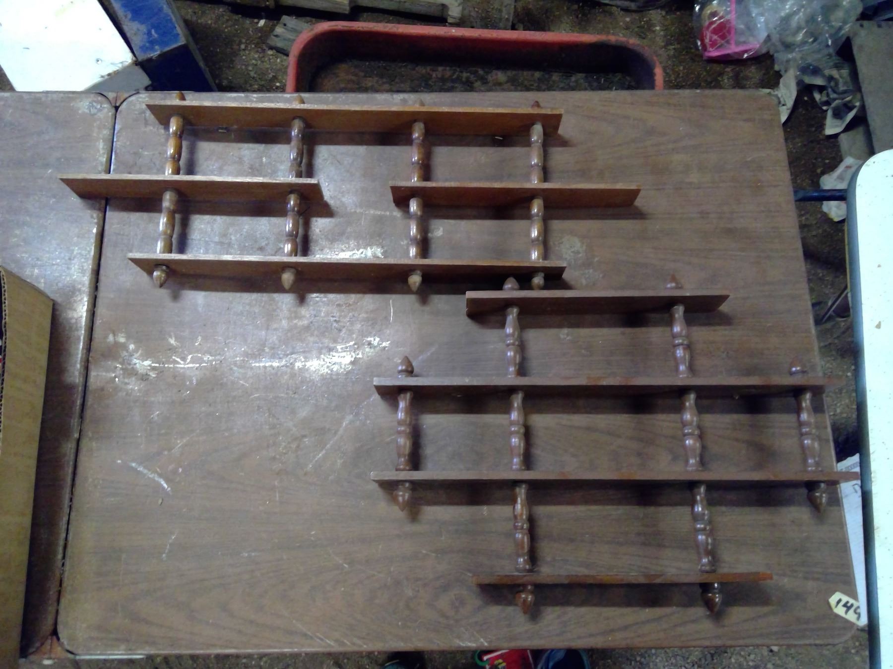 WALL MOUNTED DECORATIVE SHELVES - Schmalz Auctions