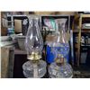 Image 4 : 2 OIL LAMPS