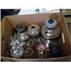 Image 5 : 2 BOXES OF OIL LAMP BOTTOMS