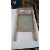 Image 1 : GLASS WASHBOARD