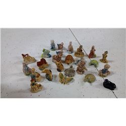 25 WADE TEA ORNAMENTS