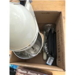 HOUSEHOLD ITEMS (GOLD WOLF POCKET KNIFE + 2 POCKET KNIFES)