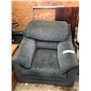 Image 1 : OLD LIVING ROOM CHAIR