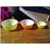 Image 1 : 3 PYREX BOWLS 1 YELLOW 1 ORANGE 1 GREEN