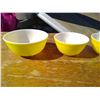 Image 2 : 4 YELLOW PYREX BOWLS