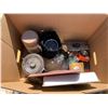 Image 5 : 2 Boxes of Kitchenware