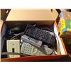 Image 2 : BOX REMOTES+SMALL GIFT BOXES+8-TRACK STEREO+ITEMS