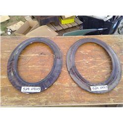 2 OVAL WOODEN PICTURES FRAMES