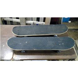 2 SKATEBOARDS