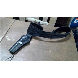 BELT WITH GUN HOLSTER
