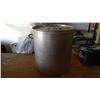 Image 2 : ALUMINUM 4-5 GALLON COMES WITH LID VERY HEAVY